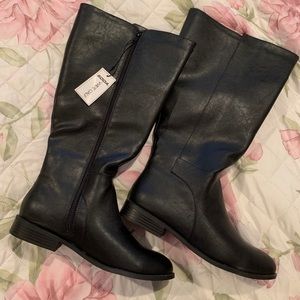 Black boots size 10 wide calf